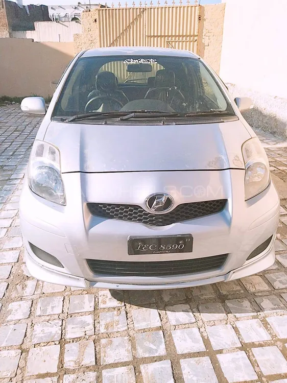 Toyota Vitz 2010 for Sale in Swabi Image-1