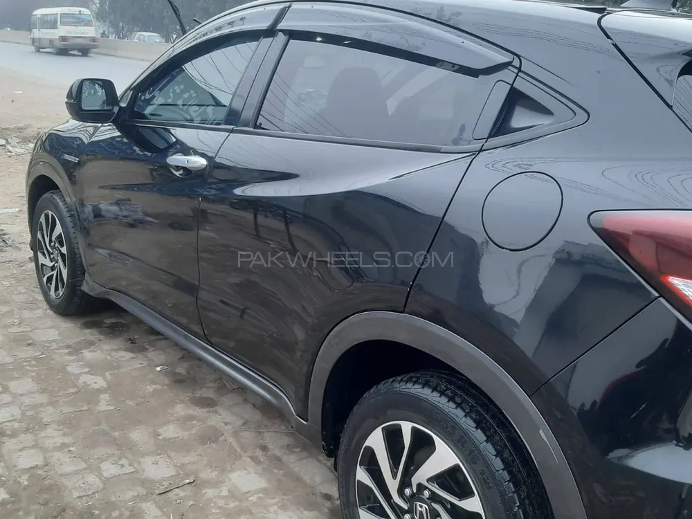Honda Vezel 2020 for Sale in Gujranwala Image-1