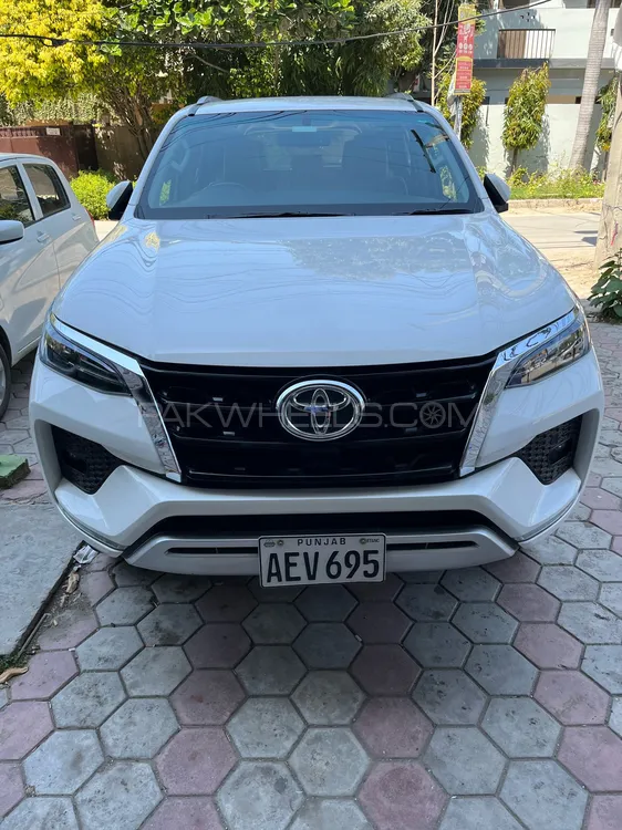 Toyota Fortuner 2021 for Sale in Lahore Image-1
