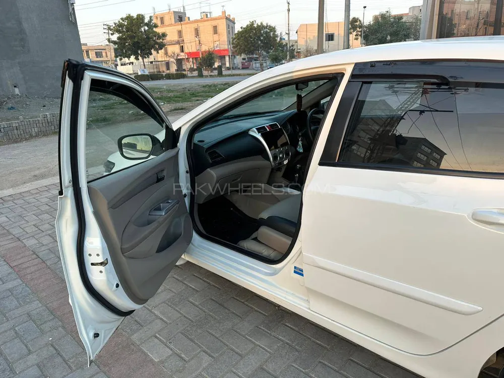 Honda City 2017 for Sale in Lahore Image-1