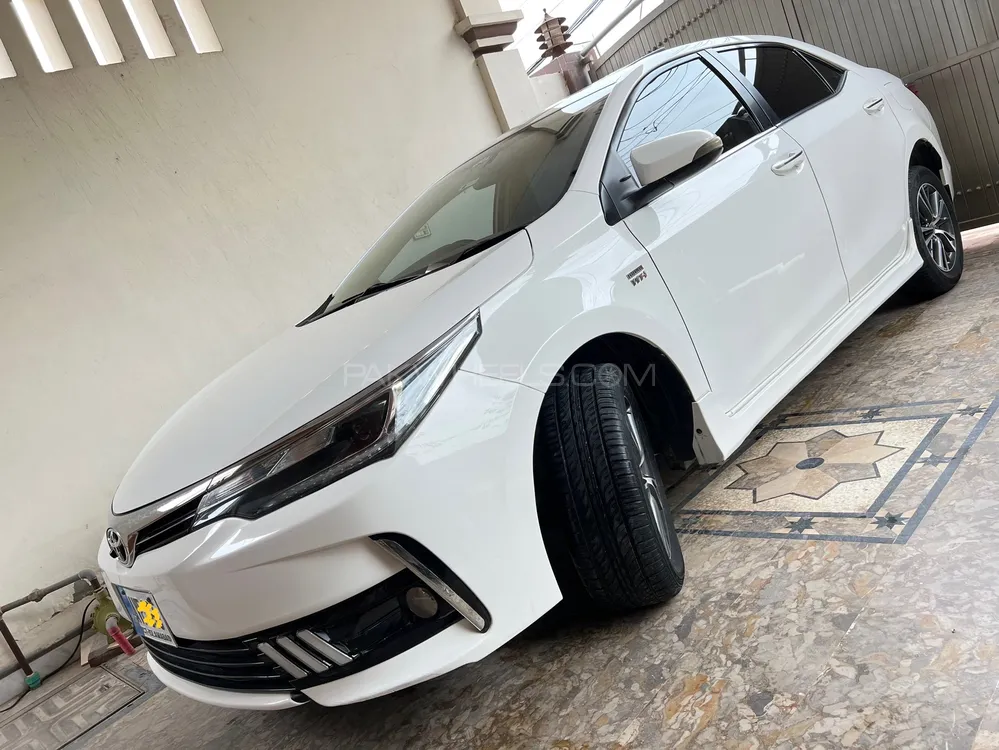 Toyota Corolla 2018 for Sale in Chenab Nagar Image-1