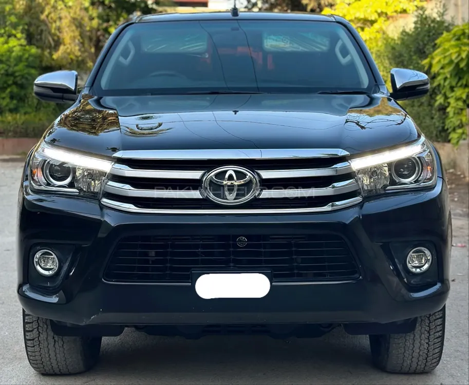 Toyota Hilux 2021 for Sale in Karachi Image-1