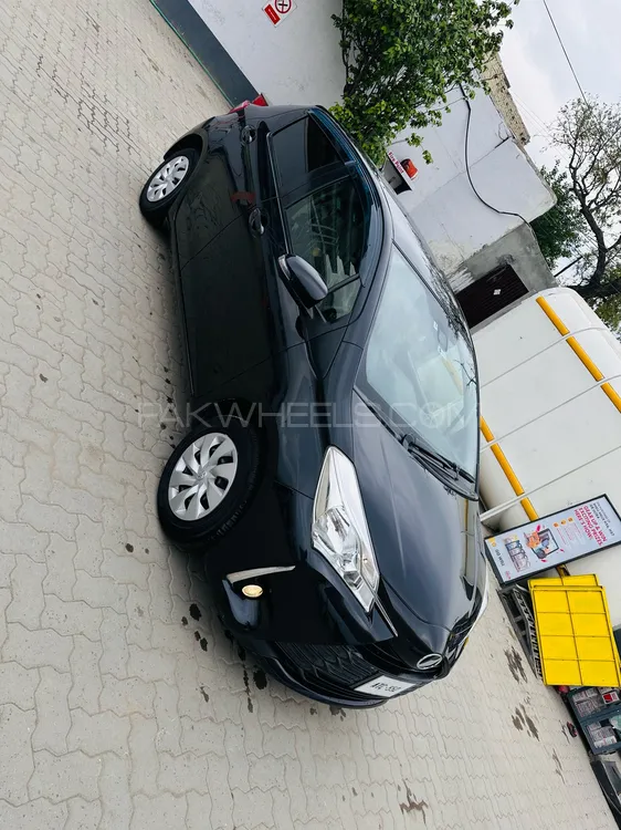 Toyota Vitz 2017 for Sale in Haripur Image-1