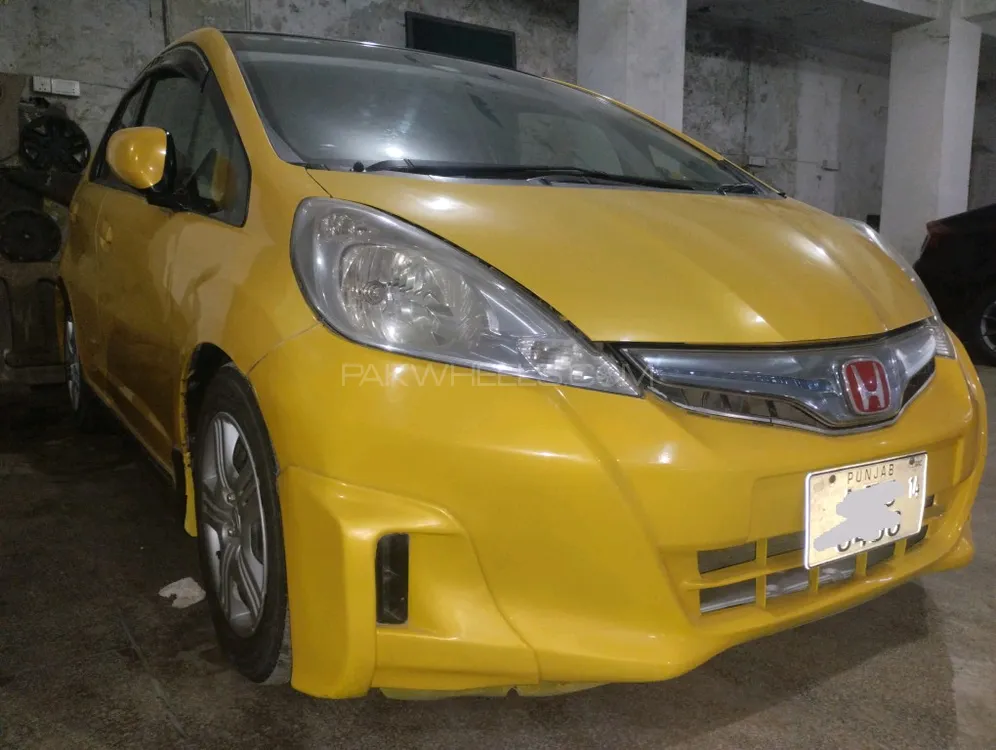 Honda Fit 2010 for Sale in Lahore Image-1