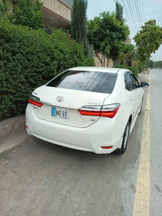 Toyota Corolla 2018 for Sale in Peshawar Image-1