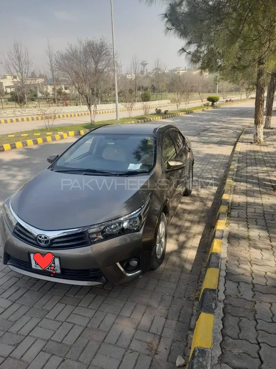 Toyota Corolla 2015 for Sale in Islamabad Image-1