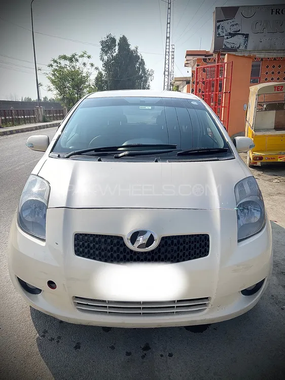 Toyota Vitz 2006 for Sale in Mardan Image-1