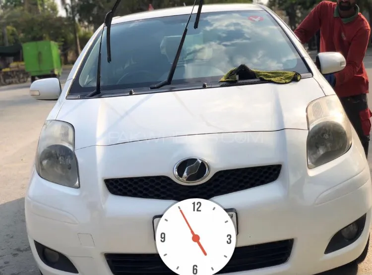 Toyota Vitz 2010 for Sale in Lahore Image-1