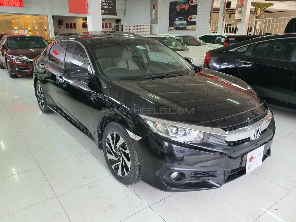 Honda Civic 2018 for Sale in Peshawar Image-1
