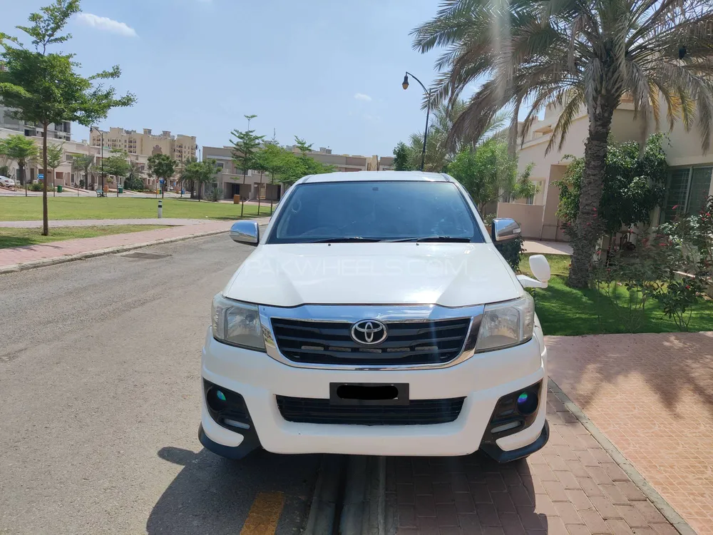 Toyota Hilux 2014 for Sale in Karachi Image-1