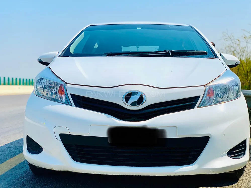 Toyota Vitz 2014 for Sale in Abbottabad Image-1