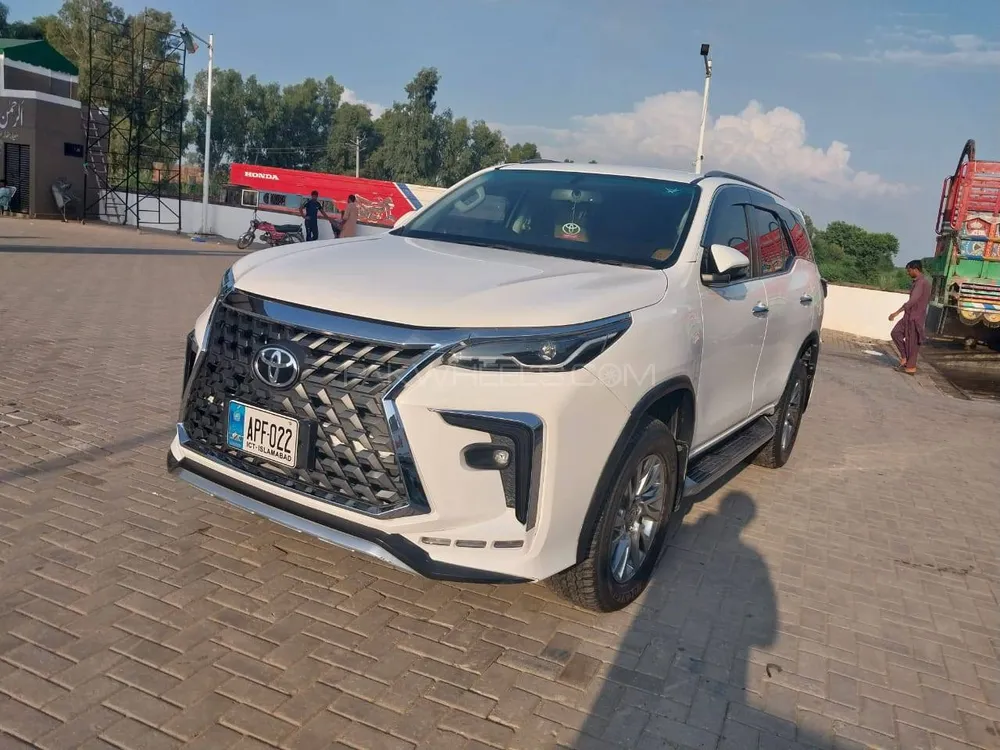 Toyota Fortuner 2021 for Sale in Sialkot Image-1