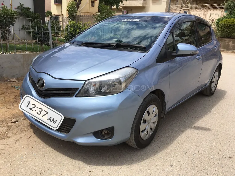 Toyota Vitz 2011 for Sale in Karachi Image-1