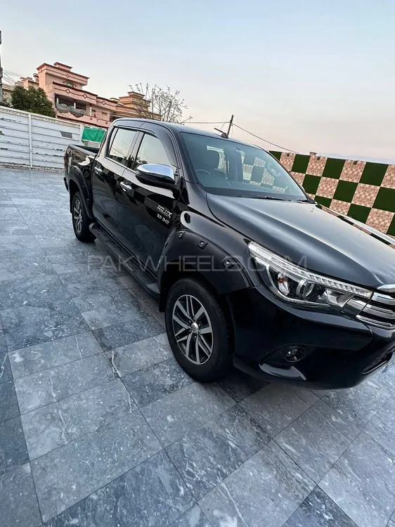 Toyota Hilux 2021 for Sale in Islamabad Image-1