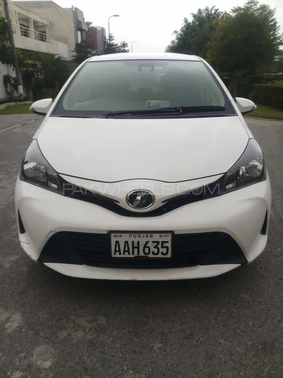 Toyota Vitz 2015 for Sale in Lahore Image-1