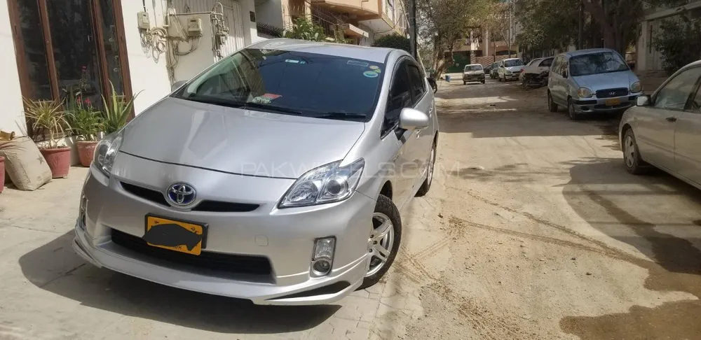 Toyota Prius 2011 for Sale in Karachi Image-1