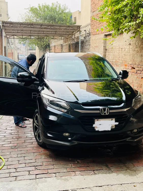 Honda Vezel 2014 for Sale in Lahore Image-1