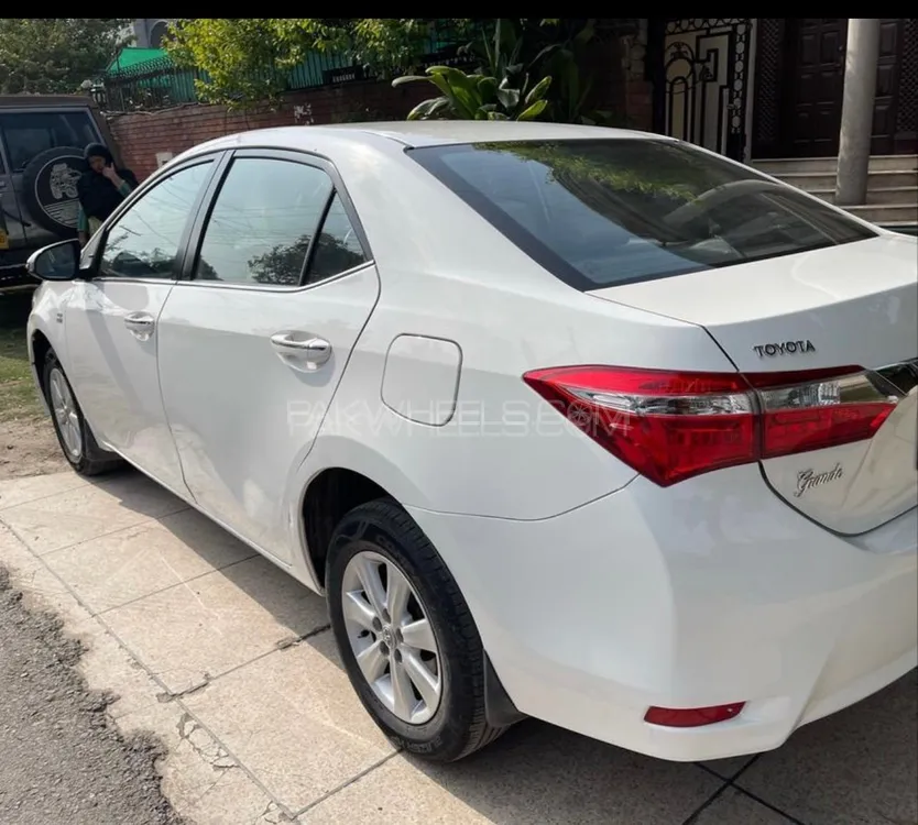 Toyota Corolla 2015 for Sale in Lahore Image-1