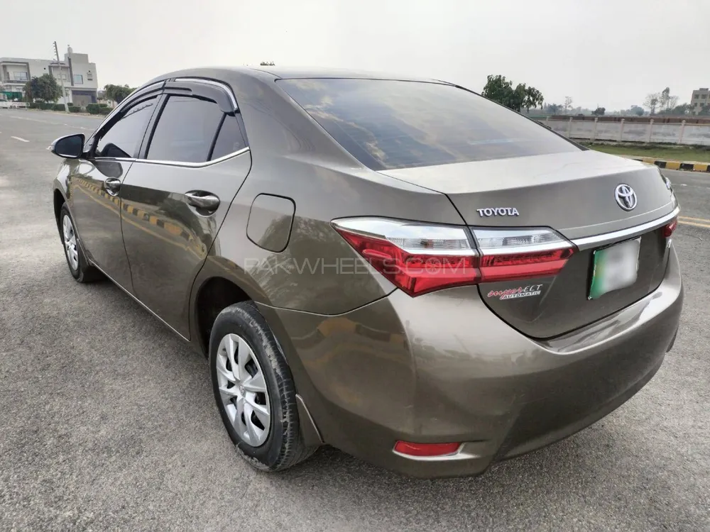 Toyota Corolla 2017 for Sale in Okara Image-1
