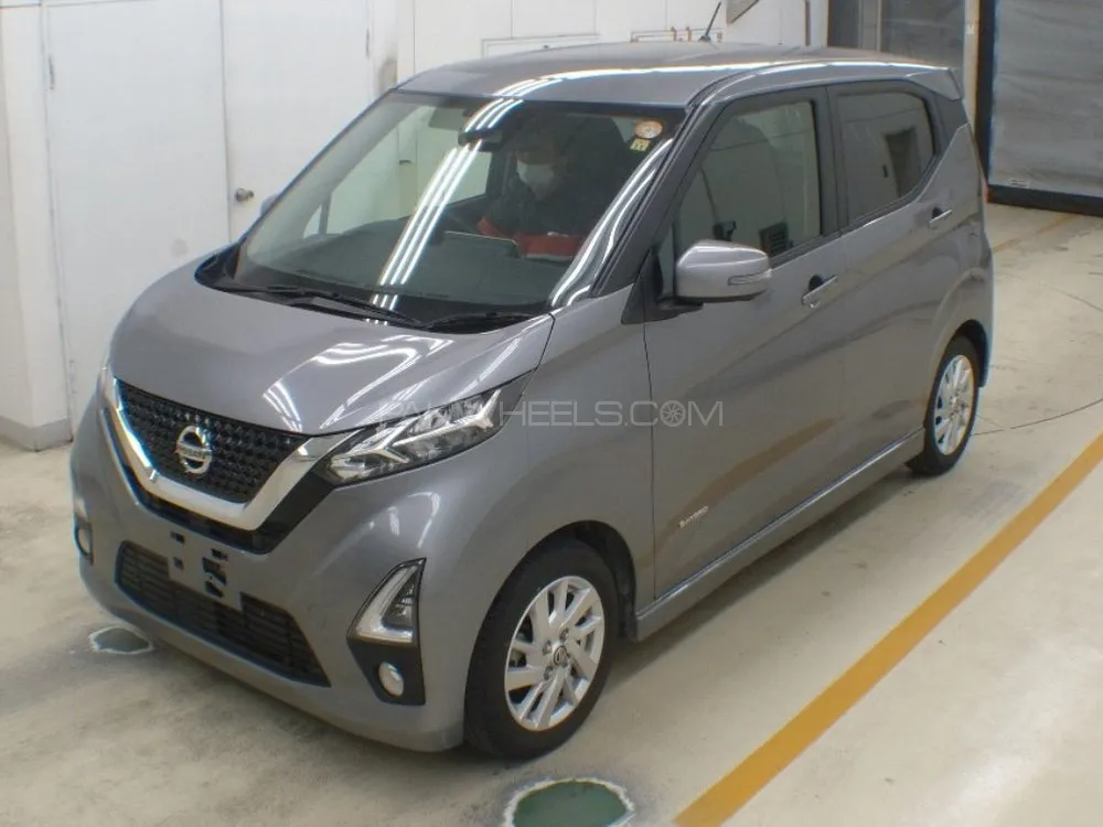 Nissan Dayz Highway Star 2019 for Sale in Lahore Image-1