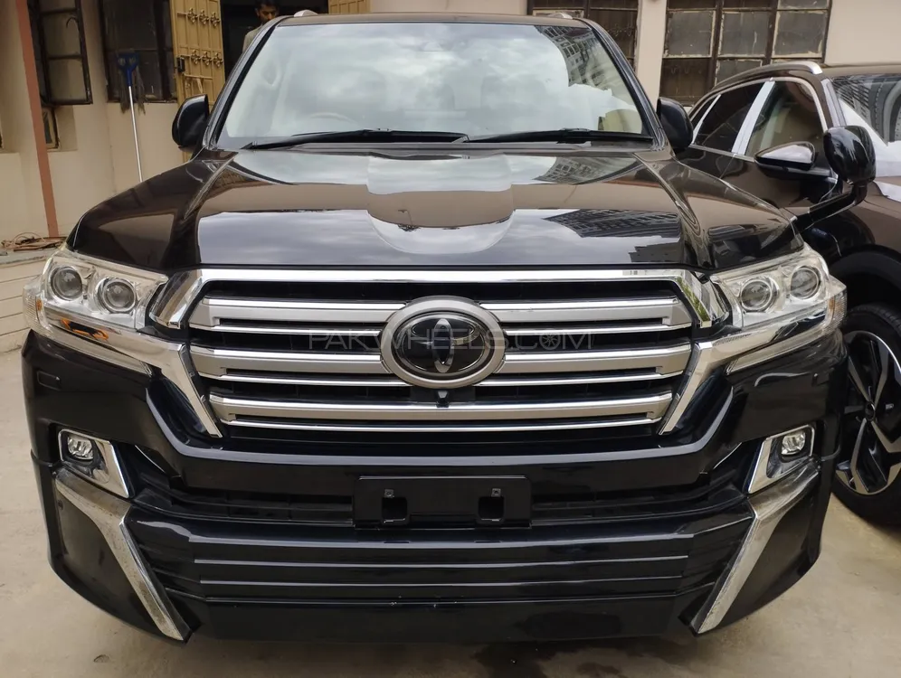 Toyota Land Cruiser AX 2017 for sale in Karachi | PakWheels