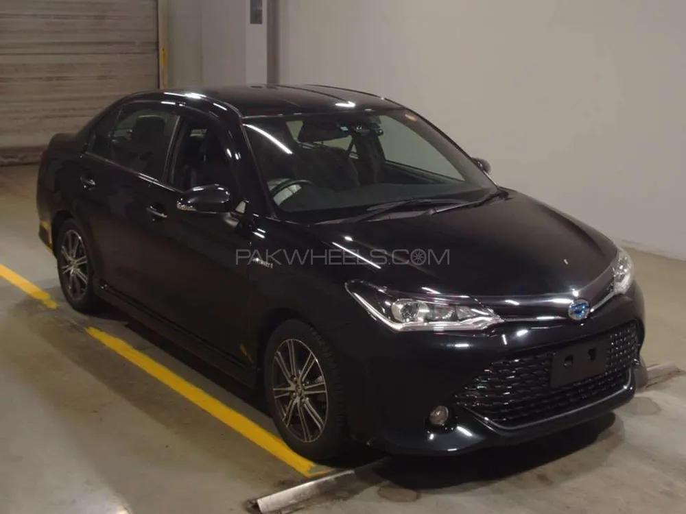 Toyota Corolla Axio 2016 for Sale in Peshawar Image-1