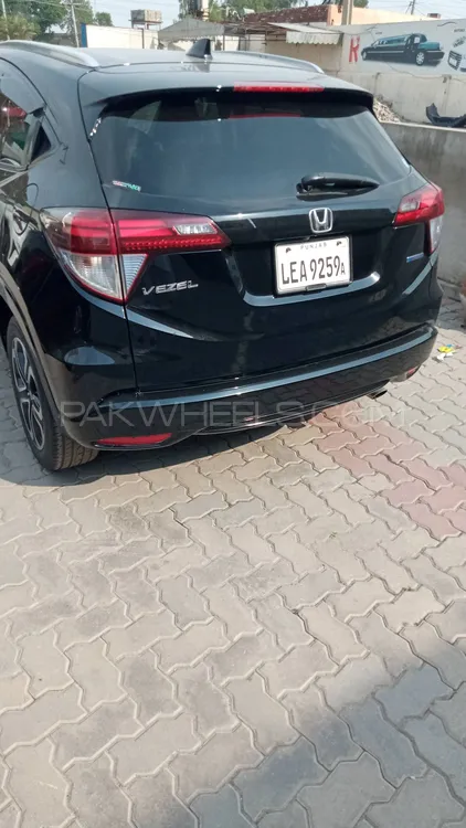Honda Vezel 2016 for Sale in Gujranwala Image-1