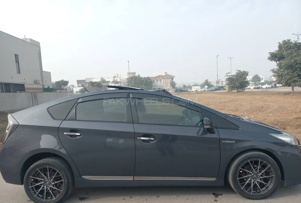 Toyota Prius G Touring Selection Leather Package 18 2010 For Sale In Lahore Pakwheels 7065