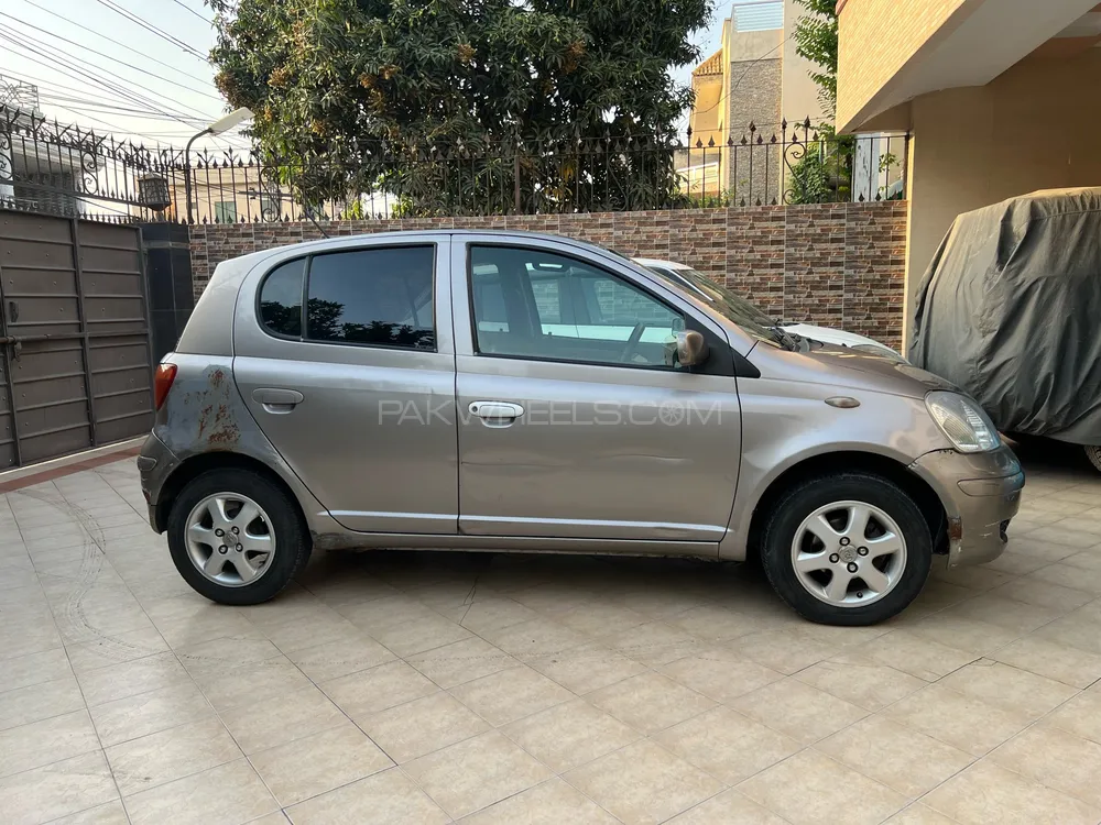 Toyota Vitz 2003 for Sale in Lahore Image-1