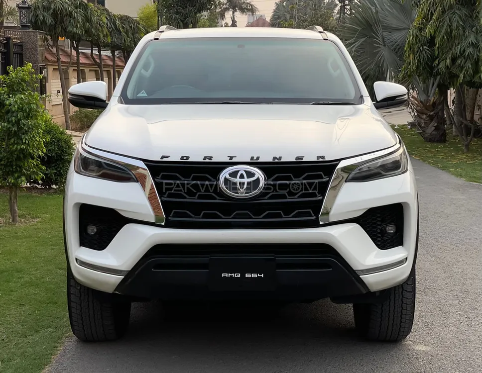 Toyota Fortuner 2020 for Sale in Lahore Image-1