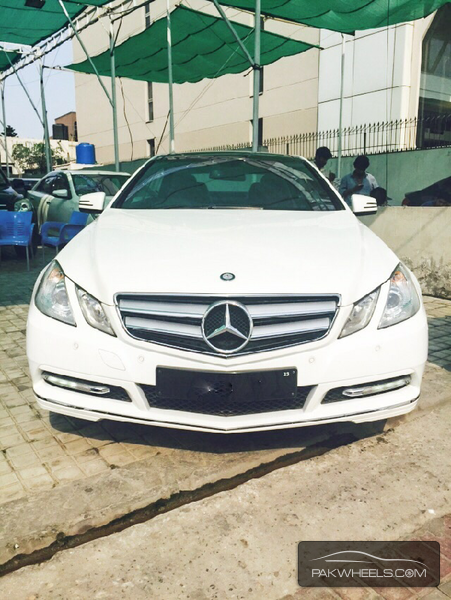 Mercedes Benz E Class Coupe 2013 for Sale in Lahore Image-1