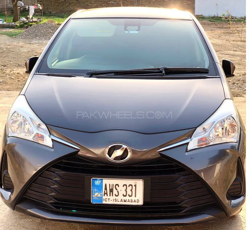 Toyota Vitz 2017 for Sale in Peshawar Image-1