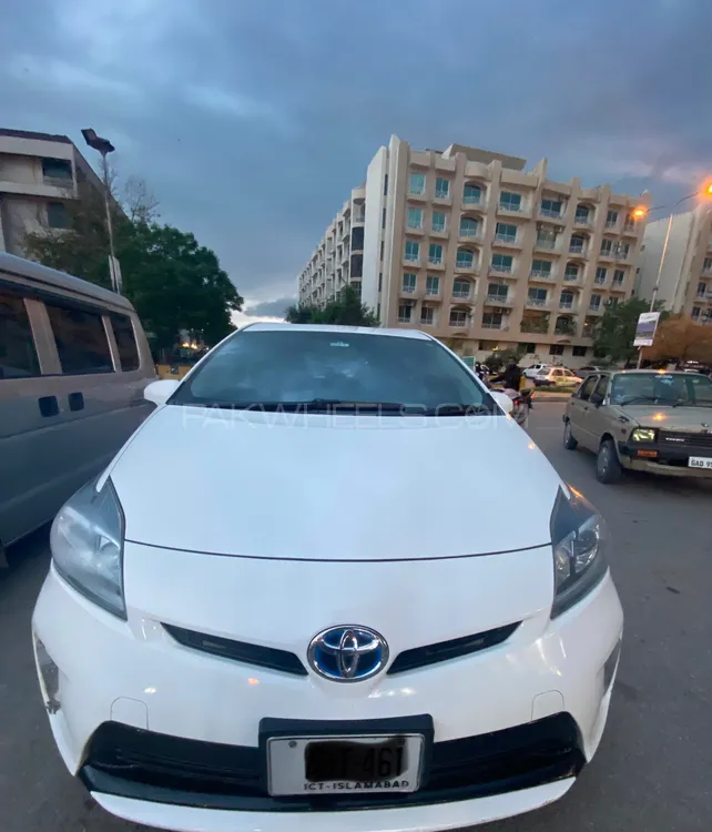 Toyota Prius 2014 for Sale in Islamabad Image-1