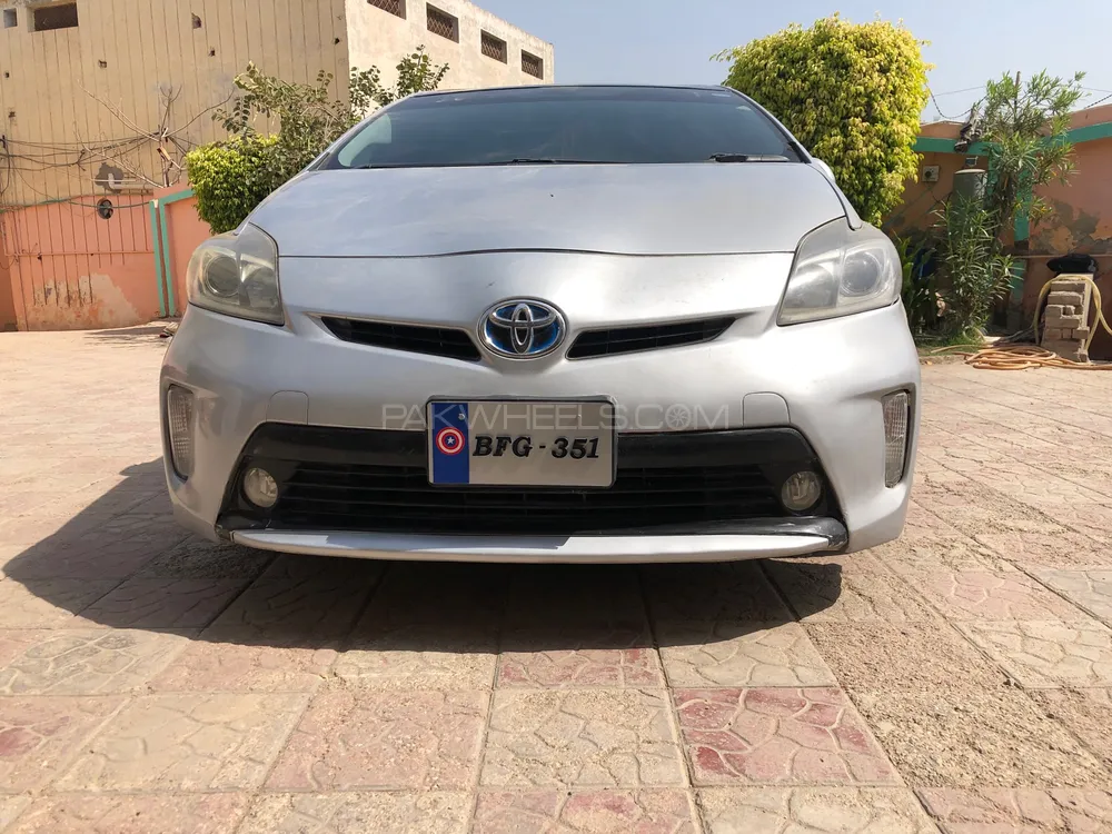 Toyota Prius 2012 for Sale in Muzaffar Gargh Image-1