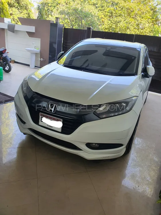 Honda Vezel 2014 for Sale in Faisalabad Image-1