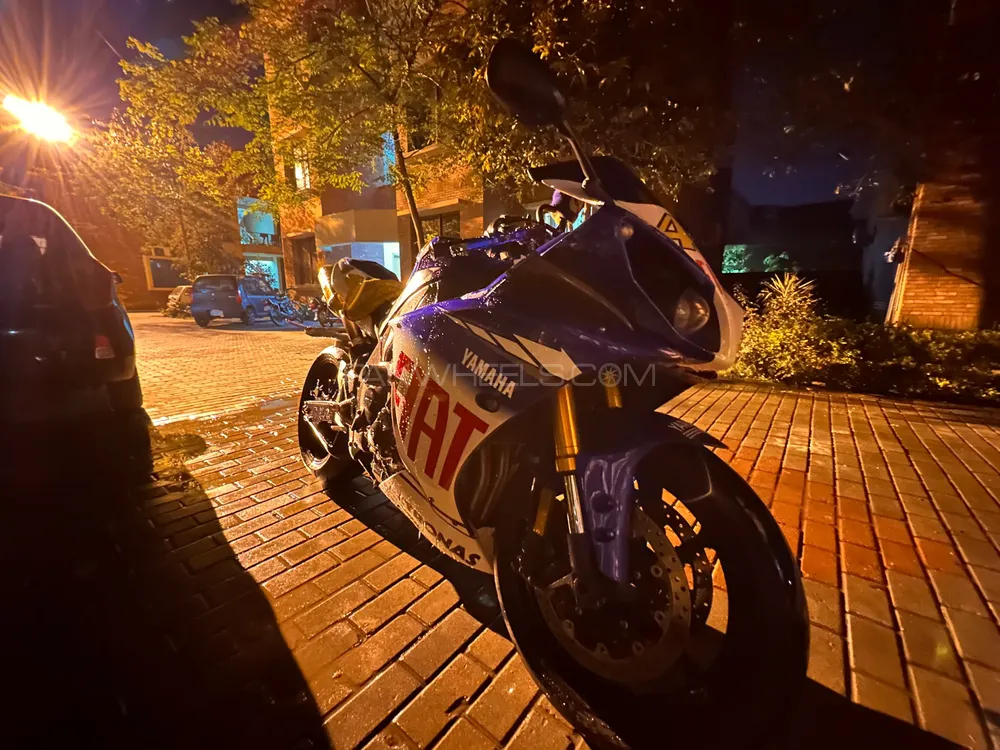 Yamaha YZF-R1 2010 for Sale Image-1