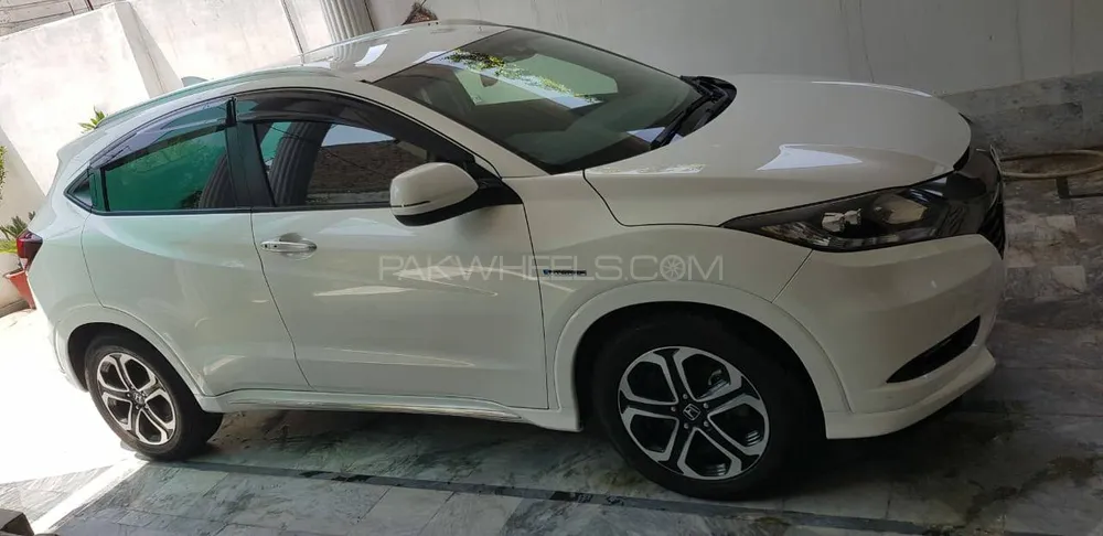 Honda Vezel 2016 for Sale in Nowshera cantt Image-1