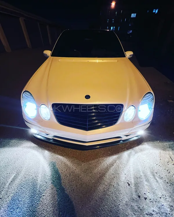 Mercedes Benz E Class 2004 for Sale in Karachi Image-1