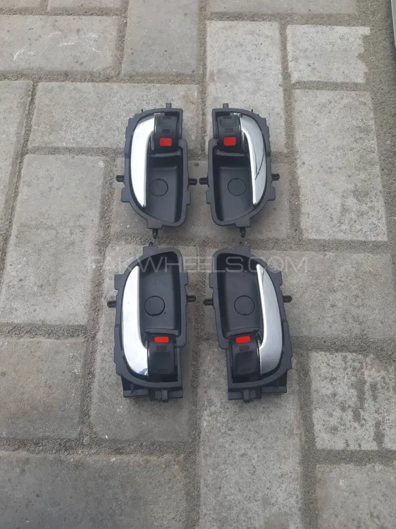 Toyota Aqua vitz chrome handle Japani Available Image-1