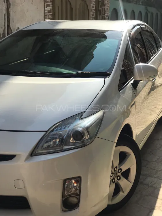 Toyota Prius 2010 for Sale in Peshawar Image-1