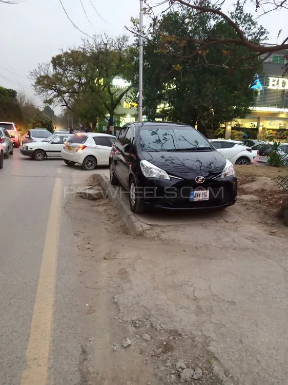 Toyota Vitz 2018 for Sale in Islamabad Image-1