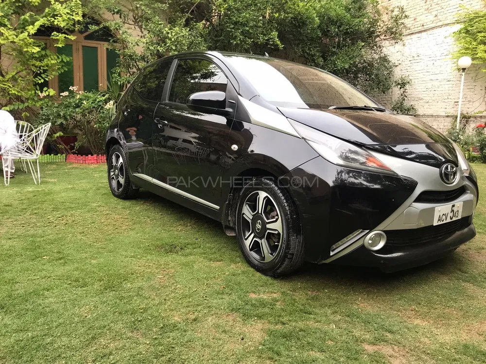 Toyota Aygo 2015 for Sale in Peshawar Image-1