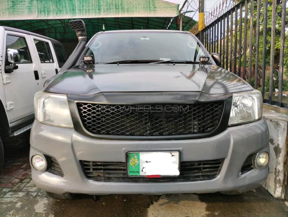 Toyota Hilux 2015 for Sale in Lahore Image-1