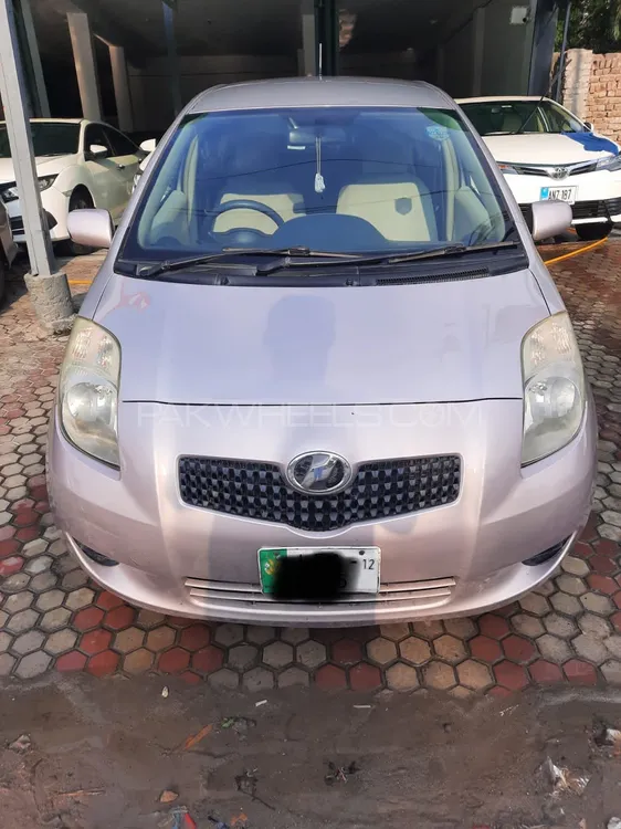 Toyota Vitz 2008 for Sale in Mardan Image-1