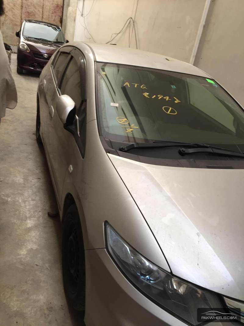 Honda Insight Exclusive 2012 for Sale in Karachi Image-1