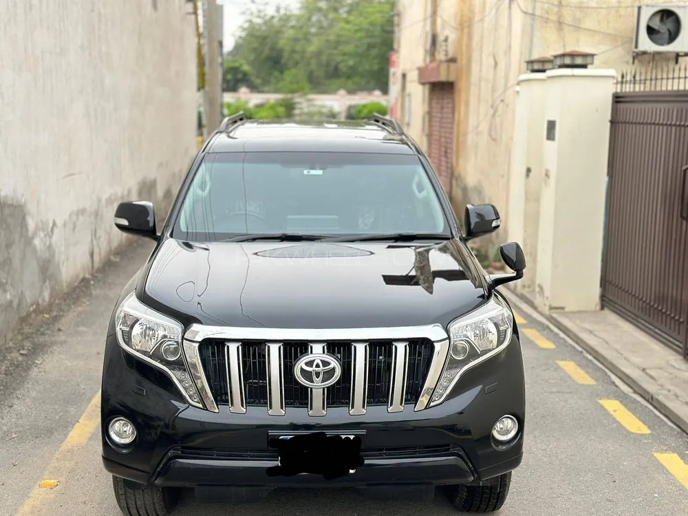 Toyota Prado 2016 for Sale in Multan Image-1
