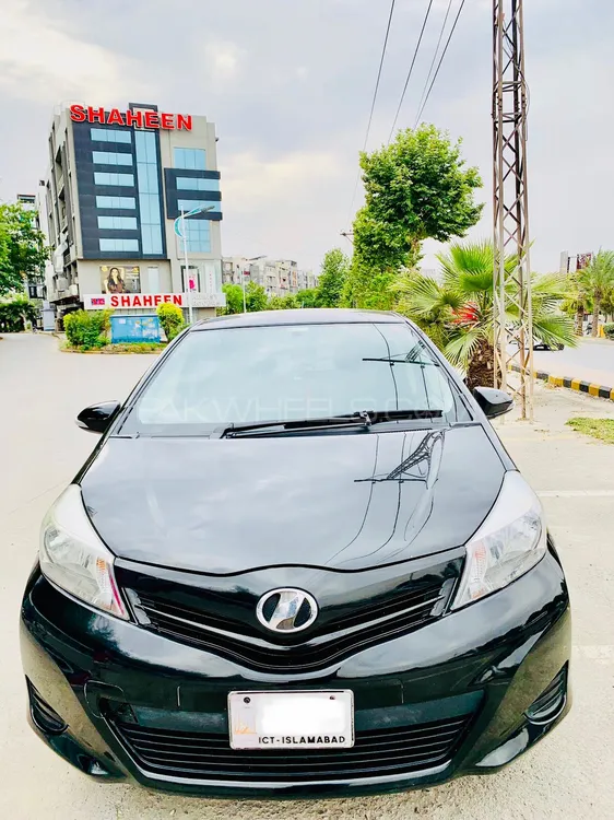 Toyota Vitz 2013 for Sale in Islamabad Image-1