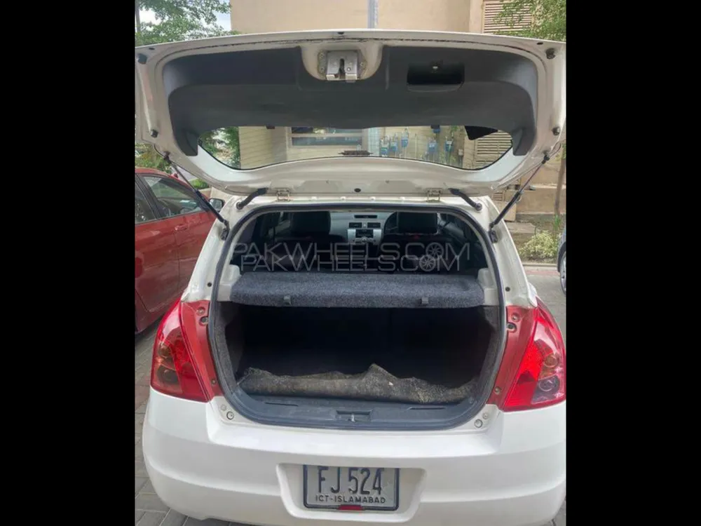 Suzuki Swift 2015 for Sale in Lahore Image-1
