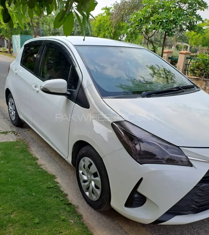 Toyota Vitz 2017 for Sale in Lahore Image-1