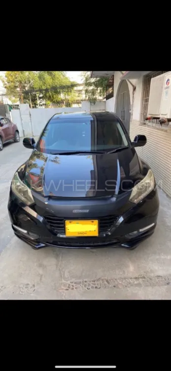 Honda Vezel 2013 for Sale in Karachi Image-1